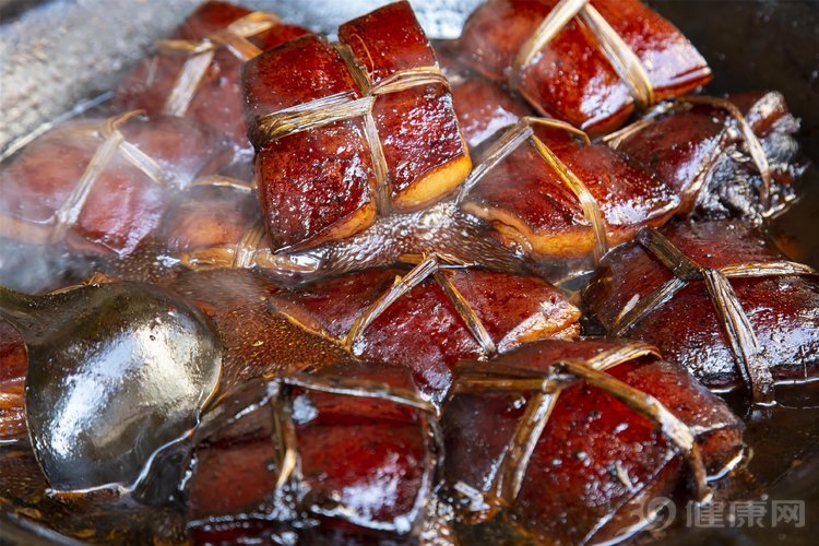 高血压|高血压吃肉会怎么样?常吃这4种食物,血压很好控制