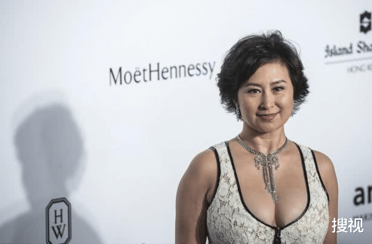 赌王|何鸿燊最疼爱的女儿，身家远超“赌王”，如今58岁无人敢娶
