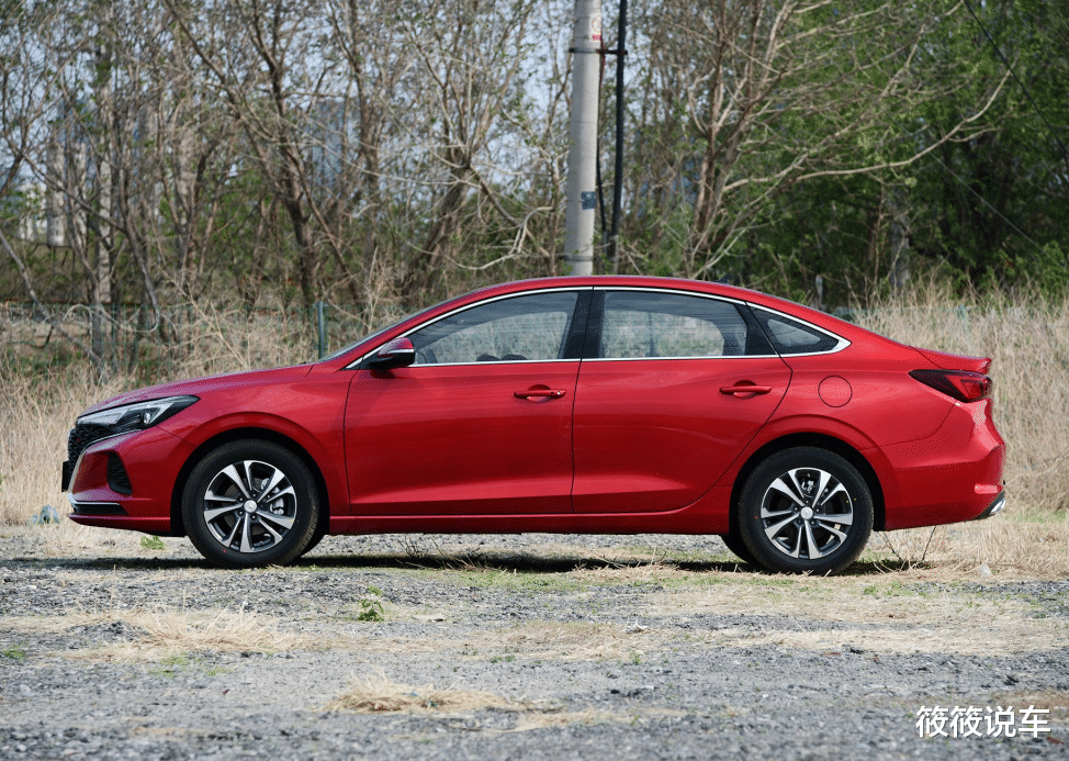 比亚迪汉|长安再迎“新王”，配飞机档把可选6AT，比奥迪A3洋气，7.29万起