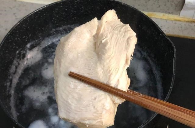 荞麦面|适合晚餐吃的主食，营养全面，热量低，酸辣开胃，天天吃都不腻