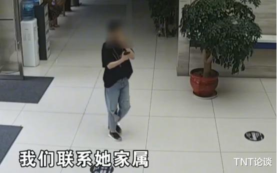 5G|金店17根金条15根都是假的，店员掉包15根卖了二三十万，店员：淘宝上买的