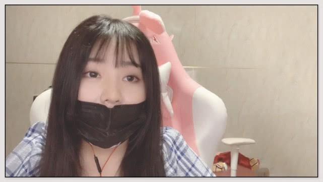 「小团团」女主播的榜一有啥好处？腐团儿给私人照，小团团的礼物太可爱