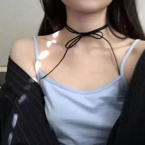 [女孩]原以为是个胖妞，直到扭头的那一刻，网友：果然颜值和胖瘦无关！