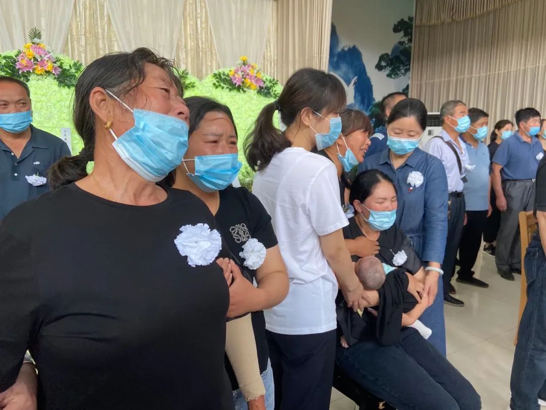 上游新闻|淮安袭警案始末：兄弟俩当着母亲面杀警