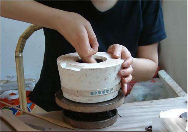 |卖紫砂壶玩倒立，你以为是演杂技呢？