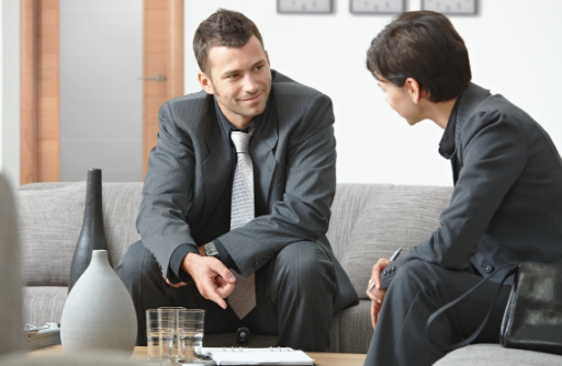 『』你的直接领导逼着你辞职，但上边的大领导不希望你走，遇到这种情况，应该这样做！