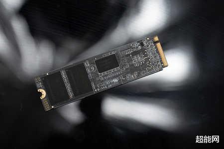 「ssd」千元SSD选购小评比，经典型号老当益壮还是新品才是最香？