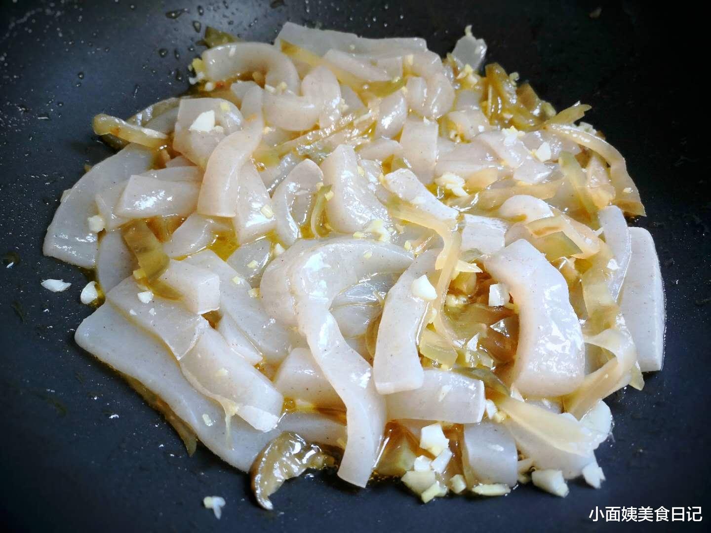 『魔芋』它是减肉清肠高手，零脂肪高纤维，比馒头充饥，比荞麦面还刮油！