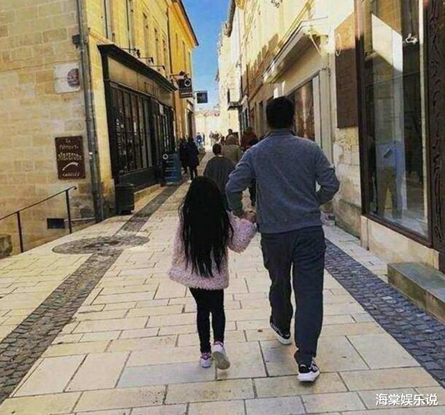 赵薇|赵薇删光老公照片被传婚变，无风不起浪，7月4日赵薇方终于回应了