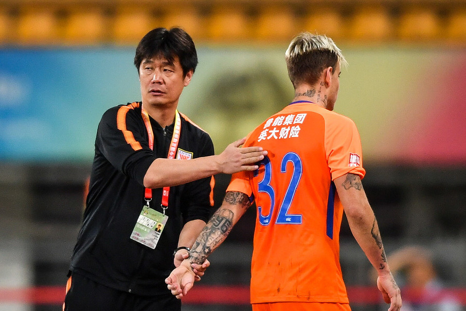 山东鲁能|佩莱亲自牵线，鲁能大鱼已到上海？球迷：看仔细这是顶替扎哈维的