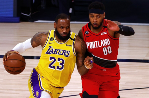 达米恩·利拉德|手指脱臼+腰椎骨折+赛季报销！利拉德太难了，恐要被湖人4-1翻盘