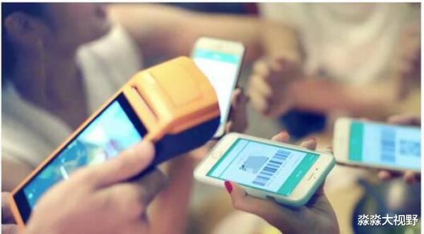 【移动支付】为什么越发达的国家，越不用移动支付？“无现金时代”有多危险？