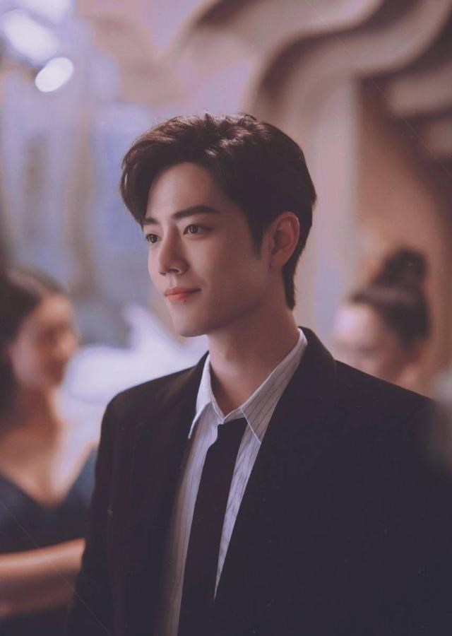 「肖战」肖战同时登上两大主流媒体，网友的评论却截然不同