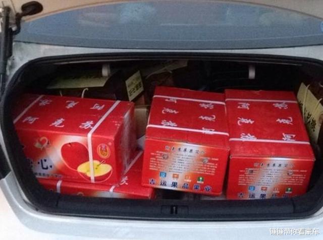 「奇瑞」在后备箱放几箱苹果被罚，车主：是苹果不能吃还是后备箱不能用？