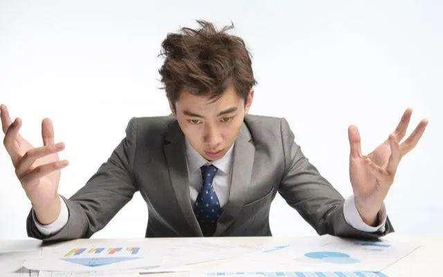 @中年职场逃不开35岁定律,不满于现状,尽早避开副业创收的误区