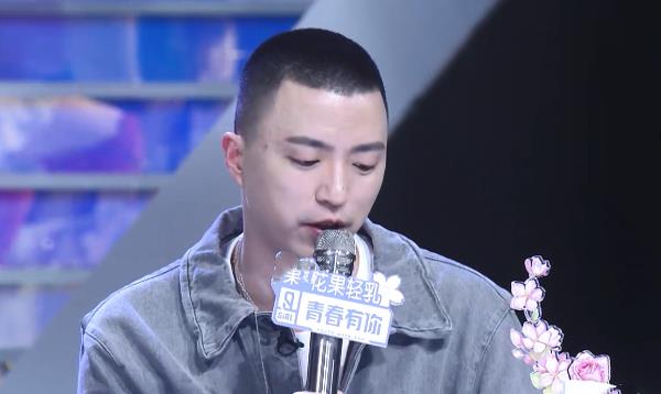 「王源」女版王源出场全场欢呼，许佳琪卖力打call，却并没有得到高评