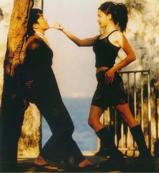 洼冢洋介▲华语影坛最大谜团！为什么香港电影当年突然断崖式衰落了？