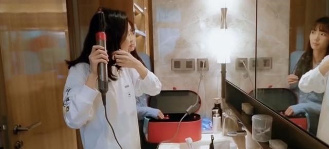 [王鸥]王鸥给同母异父的妹妹花钱，鼓励妈妈再婚，家人却像外人般冷漠