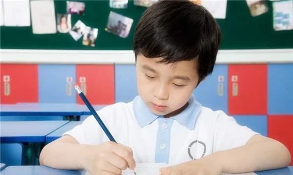 「董卿」儿子是美国国籍就代表不爱国？董卿回应亮了，可这次网友不买账了