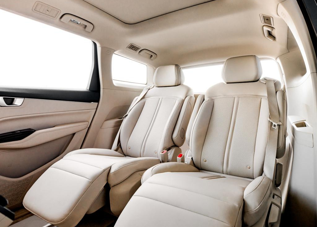 五菱凯捷|五菱凯捷真的值得买吗？新银标能否提升档次，空间同级根本没对手