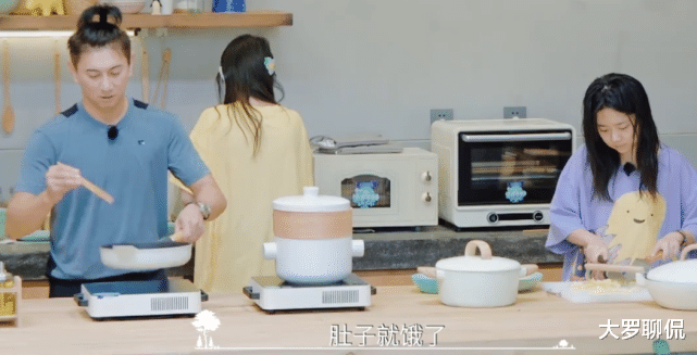 郑爽|谭松韵郑爽早起全部“素颜”，当镜头照到两人正脸，差距出来了