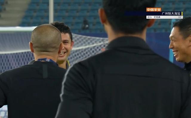 埃尔克森|让门将心里直发毛？进球前，恒大国脚艾克森露出怪异的笑容