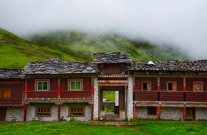 「川西」五一小长假，我们一起邂逅川西最美藏寨，聆听最美的诗与远方