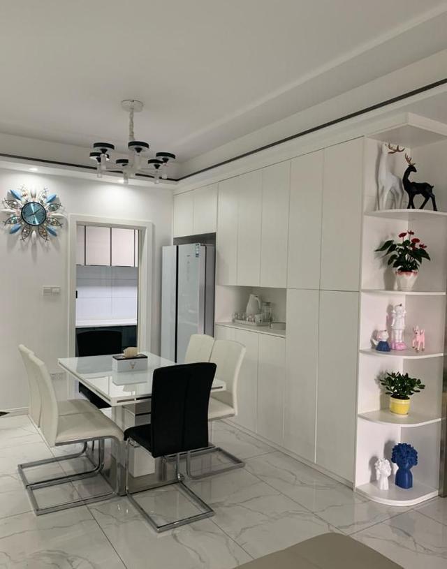 |晒晒朋友的115㎡新房，他说装修花了26万，柜子和瓷砖好看