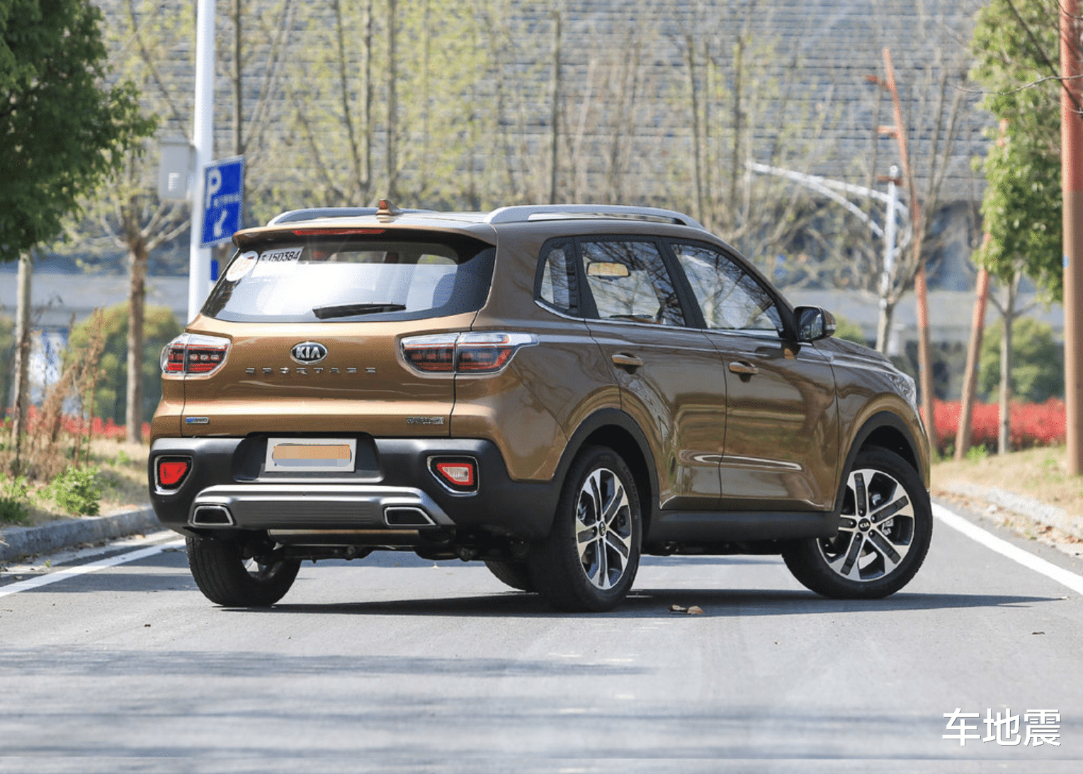 #奥迪A4L#测评合资SUV起亚智跑：价格跌至8w，耐开舒适油耗低，家用车首选