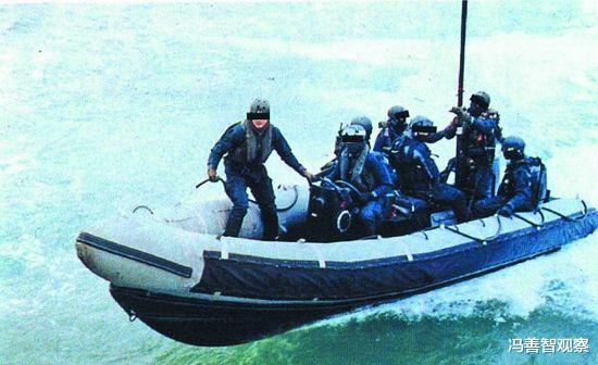 7名偷渡客偷偷登上油輪，英精銳特種兵強行登船，9分鐘控制油輪-圖3