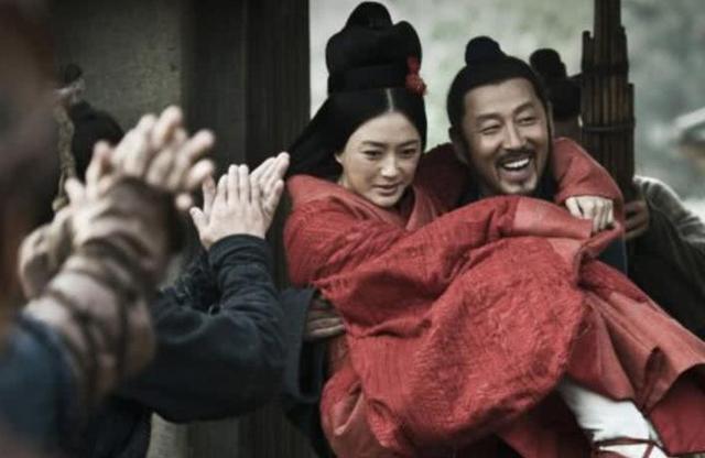 戚夫人■被斩断四肢做成“人彘”的戚夫人，为何没流血而亡？真相毛骨悚然