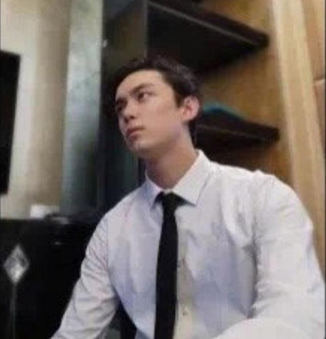 [王俊凯]吴磊上网课，王俊凯上网课，看到易烊千玺上网课：说不羡慕是假的