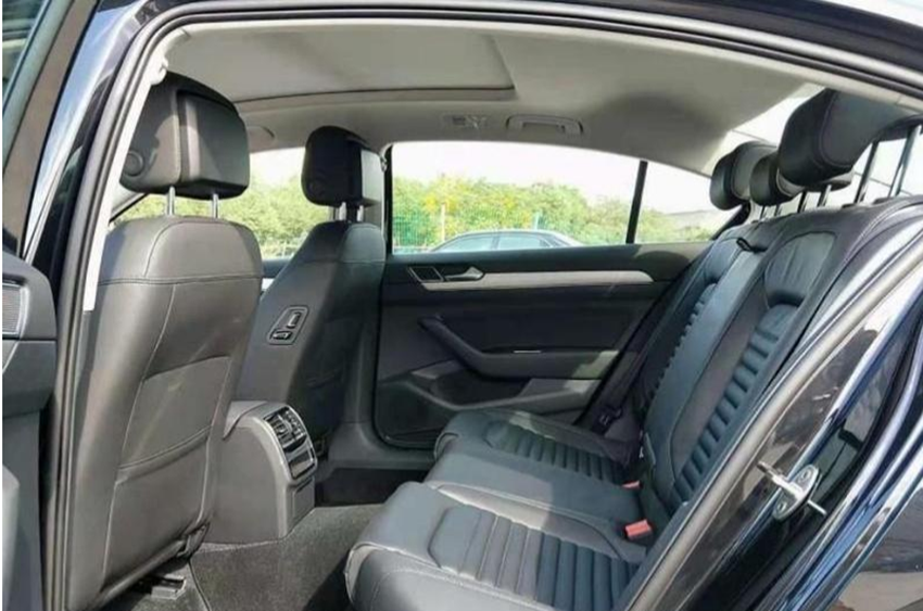 大众汽车|大众良心车又降了！跌到14.6万，长超4米8油耗6L，后悔买雅阁了