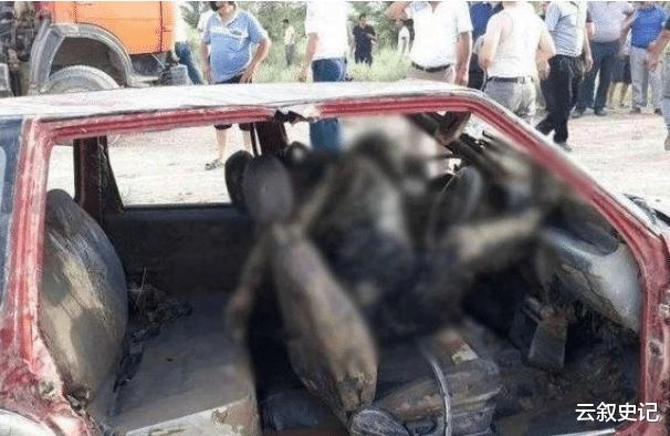 【警察】河里发现汽车一具男尸坐里面,死者颈部被铁链栓在方向盘上