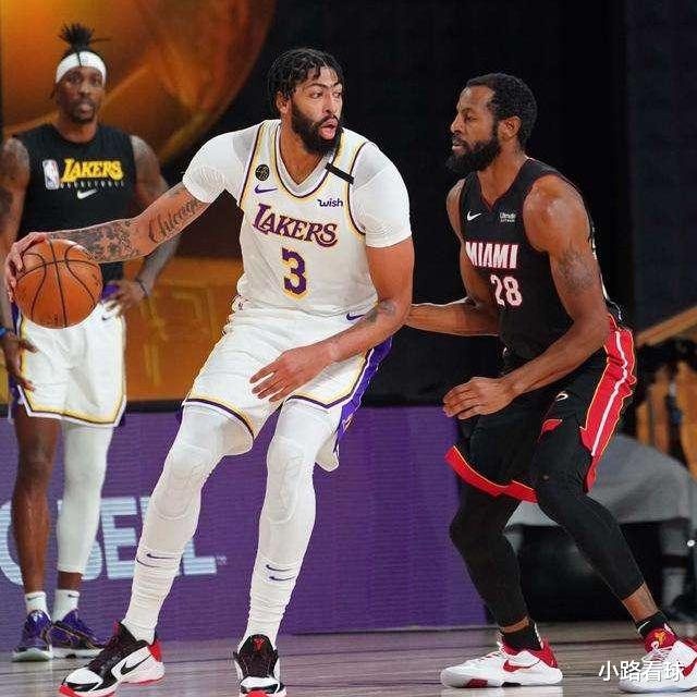 安东尼·戴维斯|仅1年就夺冠！浓眉在詹皇怀里喜极而泣，5位球星仅他信老詹能夺冠