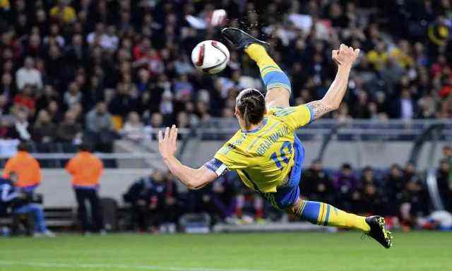 『罗马里奥』世界足坛历史上十大顶级中锋,罗马里奥排第四,榜首当之无愧