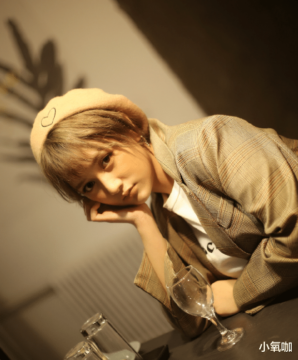 董思怡|段家宝减肥成功如“整容”，高颜值媲美关晓彤，被誉胖版热巴