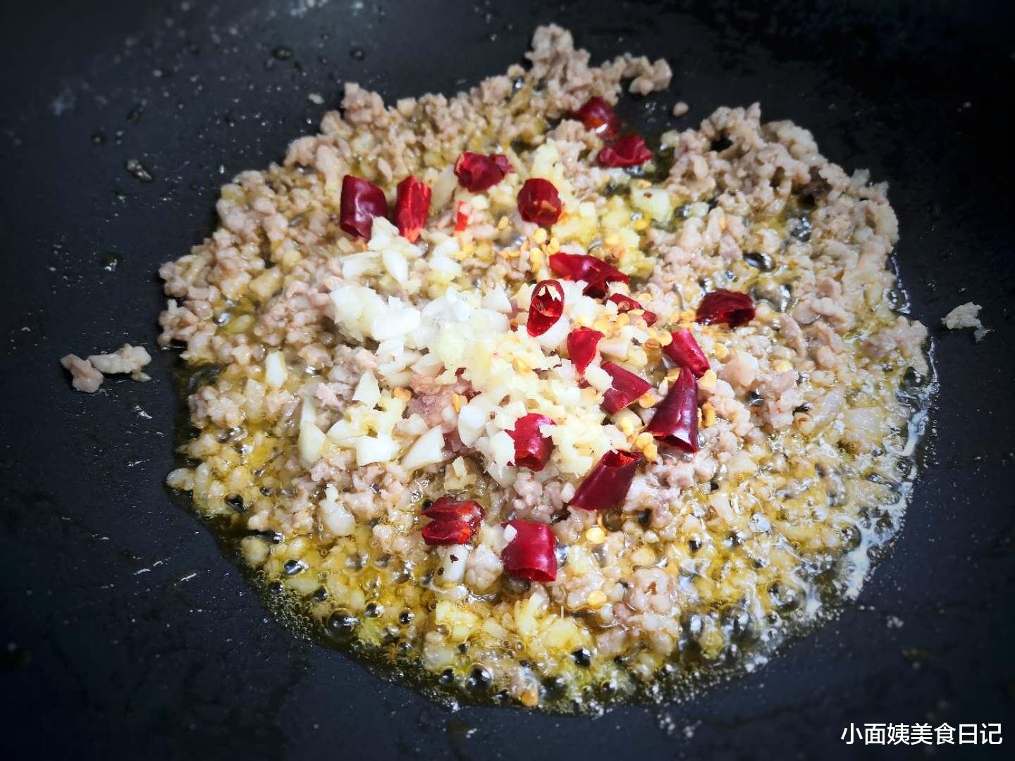 食材：它是天然“洗肠草”，清肠又杀菌，一周吃一次，给身体来个大扫除