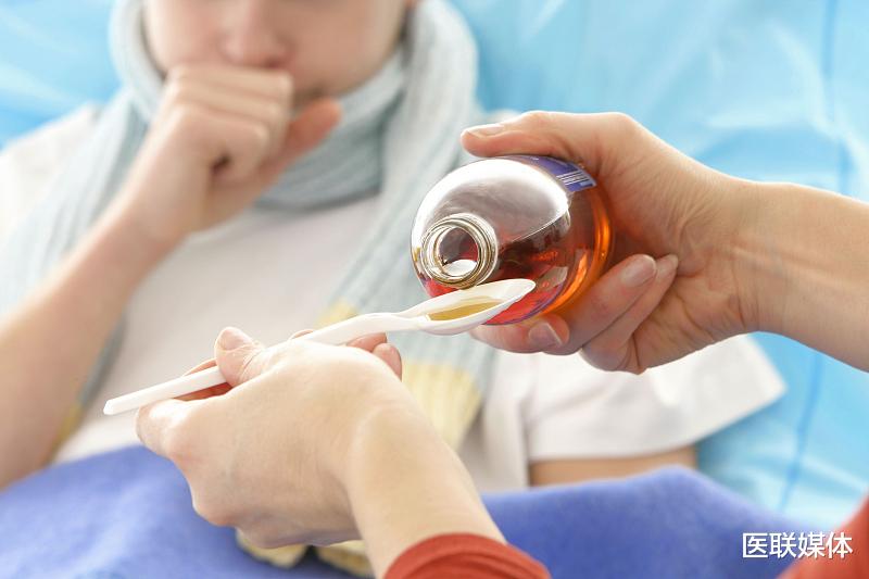 睡眠▲肺不好，睡觉时身体可能会亮起3个“信号灯”，需要重视了