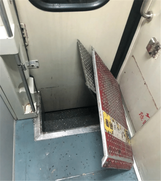 重症监护室|“这宾馆好，住宿还提供免费的妻子”哈哈哈不知这位老哥进ICU了没？