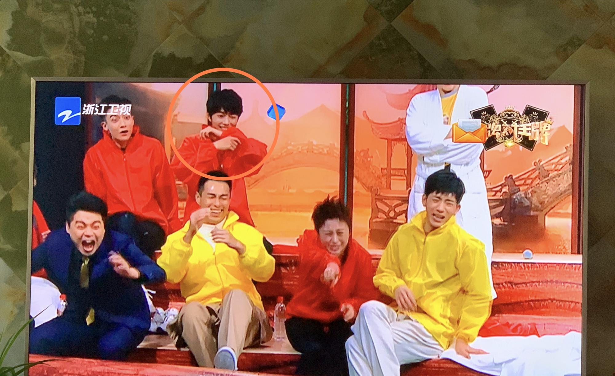 #肖战#肖战登上节目舞台，这次是《王牌对王牌》，网友：幸福来得太突然