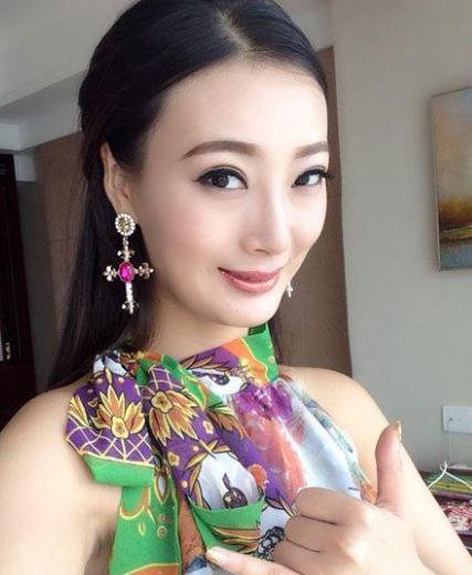 『一路向西』还记得《一路向西》里的小思吗？