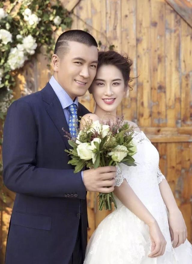 黄圣依|无名无分8年连生2个儿子, 嫁入豪门每年2亿零花钱的黄圣依\翻车\了