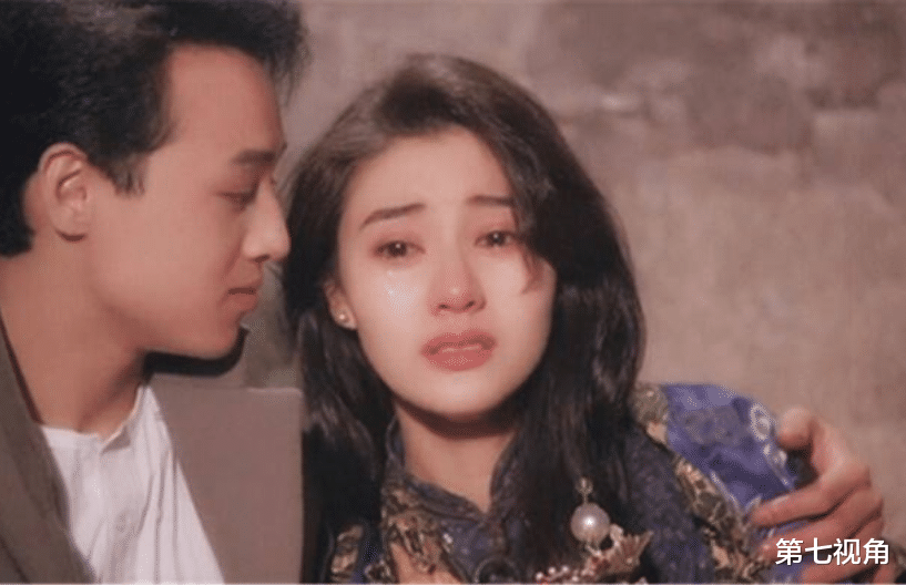 李嘉欣|?90年代香港四大美女，周慧敏垫底，李嘉欣第二，而她无人能比