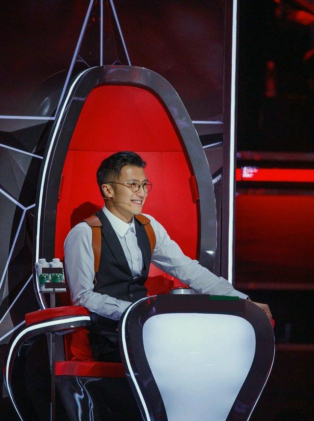 李宇春|《中国好声音》抢学员，李健、谢霆锋沦为陪衬，李宇春战队最强