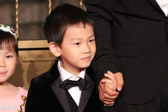 「王宝强」王宝强带儿子做亲子鉴定，孩子生父是谁终于真相大白