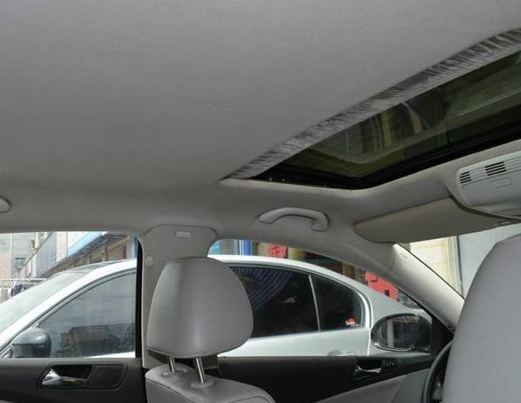 买车|车辆\有天窗\和\无天窗\区别有多大？车主：后悔选错了