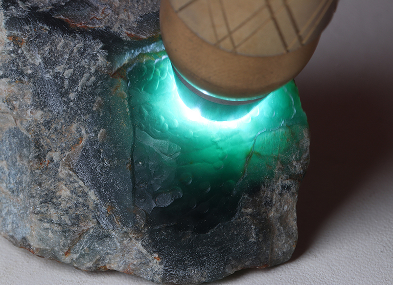 翡翠|底子发灰的石头不值钱？带你看什么是底子灰