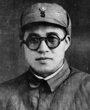 许世友|抗大校长林总,杀气腾腾绑了30余红四方面军干部,许世友爬房顶