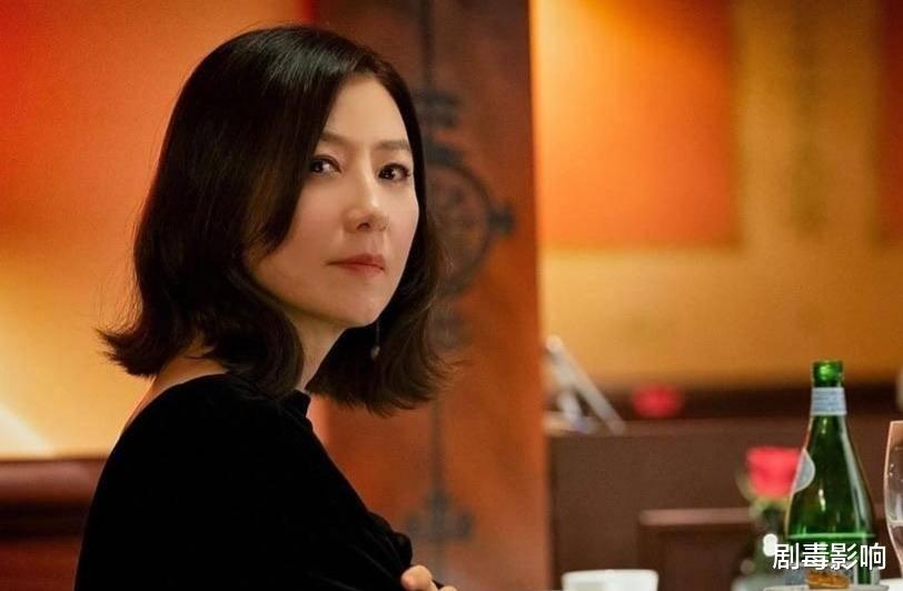 [金喜爱]金喜爱之后《夫妻的世界》再曝丑闻，未成年小演员疑似抽烟酗酒？